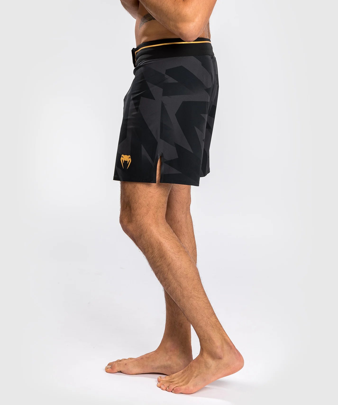 Venum Razor Fightshorts - Black/Gold